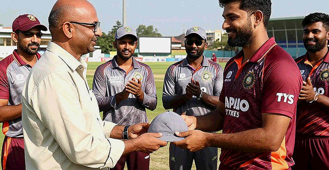 নিলামের খাতা, এনটুরেজের খতিয়ান: বিপিএলের ডলার-কলাম কীভাবে ক্রিকেটের দাম নতুন করে লিখল নিলামের খাতা, এনটুরেজের খতিয়ান: বিপিএলের ডলার-কলাম কীভাবে ক্রিকেটের দাম নতুন করে লিখল