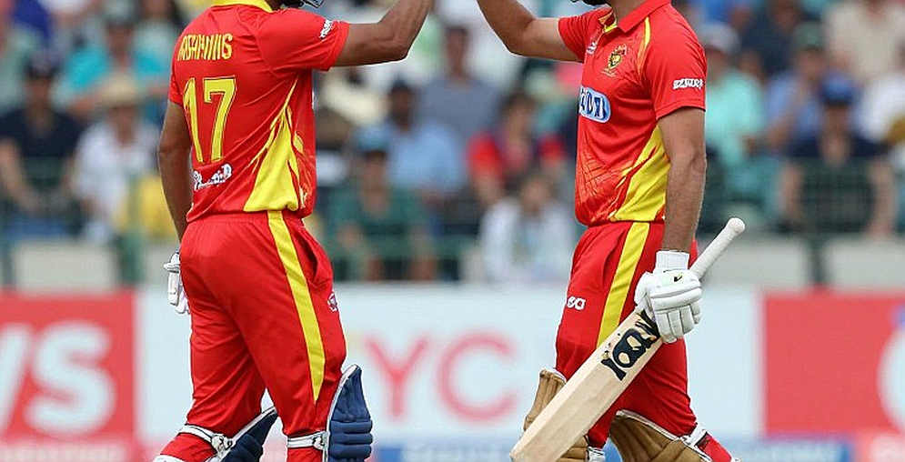 ৩০৫-এর ভেতরের ফাঁক: রাওয়ালপিন্ডিতে পাকিস্তানের ৩৭ রানের জয় শ্রীলঙ্কার প্রথম ১৫ ওভারকে ঢেকে ফেলেছে