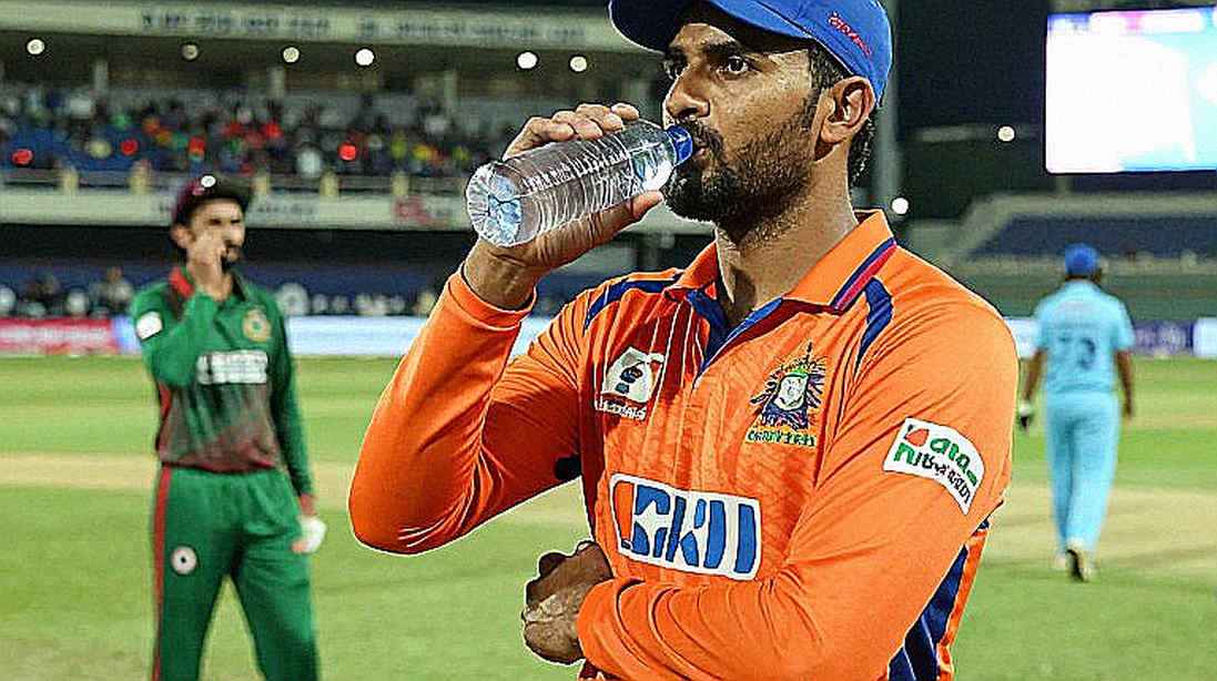 নিলামের অন্ধ জায়গা: ৭ থেকে ১৬ ওভারেই ফয়সালা, অথচ টাকা খরচ হয় দুই প্রান্তে নিলামের অন্ধ জায়গা: ৭ থেকে ১৬ ওভারেই ফয়সালা, অথচ টাকা খরচ হয় দুই প্রান্তে
